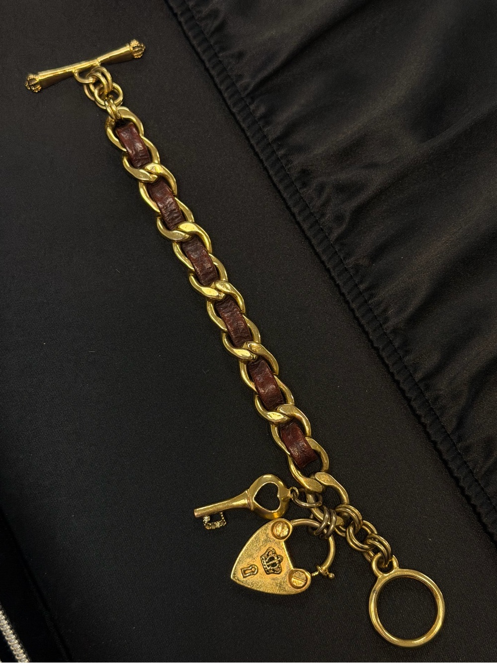 Vintage Juicy Couture Leather Weave Heart Lock & Key Toggle Bracelet Y2K - Picture 5 of 8